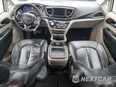 Zdjęcie 8 z 13 samochodu: 2019 CHRYSLER PACIFICA TOURING L VIN:2C4RC1BG5KR561639 - miniatura