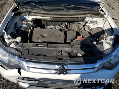 Zdjęcie 12 z 15 samochodu: 2015 MITSUBISHI OUTLANDER SE VIN:JA4AD3A33FZ003038 - miniatura