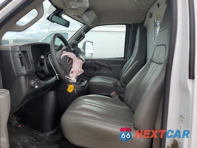 Zdjęcie 7 z 15 samochodu: 2022 GMC SAVANA CUTAWAY G3500 VIN:7GZ37TC71NN007295 - miniatura