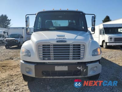 Piąte zdjęcie samochodu w środku: 2014 FREIGHTLINER M2 106 MED - SEMI TRUCK VIN:3ALACXDT1EDFK1095 - miniatura
