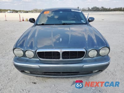 Piąte zdjęcie samochodu w środku: 2004 JAGUAR XJ8 VIN:SAJWA71C94SG25357 - miniatura