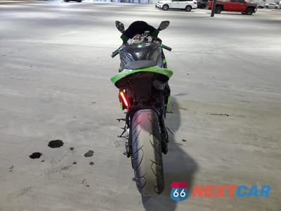 Czwarte zdjęcie samochodu z boku: 2007 KAWASAKI ZX600 P VIN:JKAZX4P1X7A024944 - miniatura