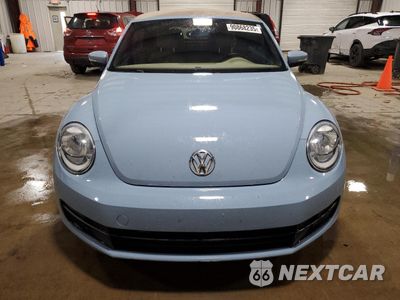Piąte zdjęcie samochodu w środku: 2013 VOLKSWAGEN BEETLE VIN:3VW5P7ATXDM827510 - miniatura