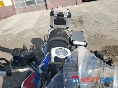 Piąte zdjęcie samochodu w środku: 2021 BMW R 1250 GS ADVENTURE VIN:WB10M1306M6D93673 - miniatura