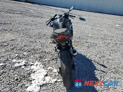 Czwarte zdjęcie samochodu z boku: 2018 KAWASAKI EX400 VIN:JKAEXKG13JDA04711 - miniatura
