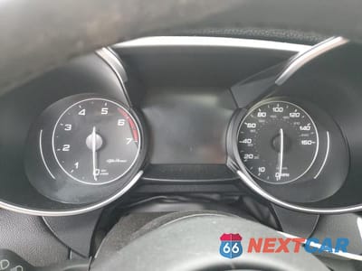 Zdjęcie 9 z 11 samochodu: 2017 ALFA ROMEO GIULIA VIN:ZARFAEEN6H7543645 - miniatura