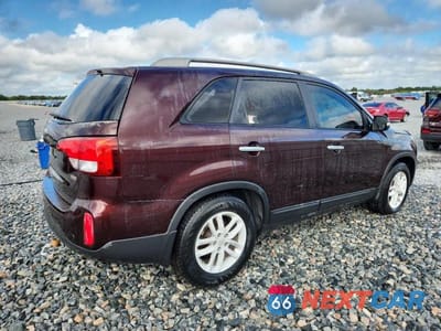 Piąte zdjęcie samochodu w środku: 2015 KIA SORENTO LX VIN:5XYKT3A67FG658356 - miniatura