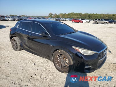 Czwarte zdjęcie samochodu z boku: 2017 INFINITI QX30 BASE VIN:SJKCH5CP5HA032456 - miniatura