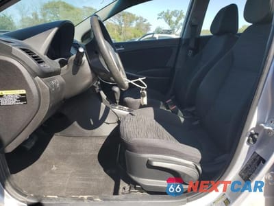 Zdjęcie 7 z 12 samochodu: 2017 HYUNDAI ACCENT SE VIN:KMHCT5AE5HU336836 - miniatura