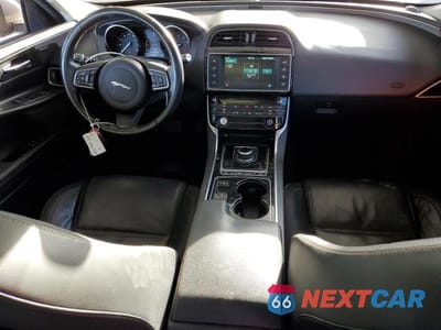 Zdjęcie 8 z 11 samochodu: 2017 JAGUAR XE PRESTIGE VIN:SAJAE4BG0HA966847 - miniatura