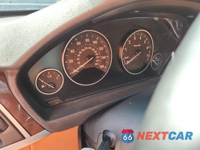 Zdjęcie 9 z 12 samochodu: 2017 BMW 340 XI VIN:WBA8B7C37HK806555 - miniatura