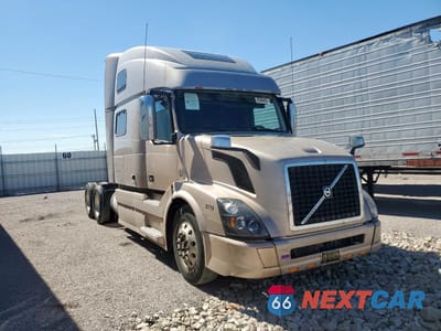 2016 VOLVO VNL SEMI TRUCK 4V4N99EH8GN950719 - główne zdjęcie licytacji z USA - miniatura