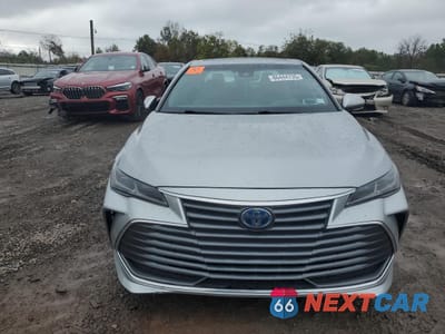 Piąte zdjęcie samochodu w środku: 2019 TOYOTA AVALON XLE VIN:4T1B21FBXKU007322 - miniatura