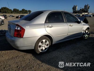 Trzecie zdjęcie samochodu z tyłu: 2004 KIA SPECTRA LX VIN:KNAFE121145031089 - miniatura