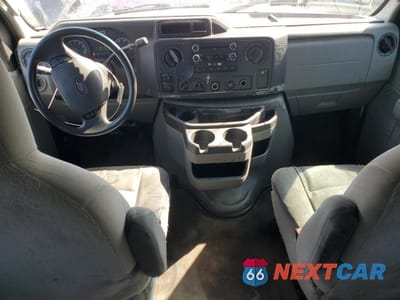 Zdjęcie 8 z 15 samochodu: 2009 FORD ECONOLINE E350 SUPER DUTY WAGON VIN:1FBNE31L89DA55131 - miniatura