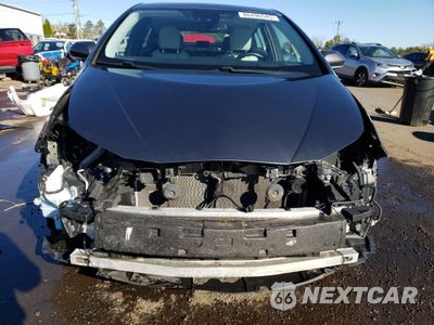 Piąte zdjęcie samochodu w środku: 2018 TOYOTA PRIUS VIN:JTDKARFU7J3059521 - miniatura