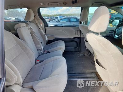Zdjęcie 11 z 15 samochodu: 2017 TOYOTA SIENNA LE VIN:5TDKZ3DC4HS854986 - miniatura