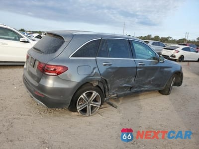 Trzecie zdjęcie samochodu z tyłu: 2021 MERCEDES-BENZ GLC 300 VIN:W1N0G8DB1MF900696 - miniatura