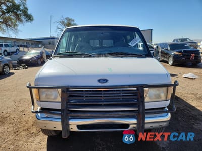 Piąte zdjęcie samochodu w środku: 2000 FORD ECONOLINE E350 SUPER DUTY WAGON VIN:1FBSS31S9YHA60154 - miniatura