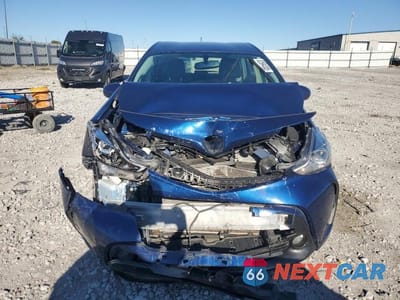 Piąte zdjęcie samochodu w środku: 2015 TOYOTA PRIUS V VIN:JTDZN3EU4FJ038727 - miniatura