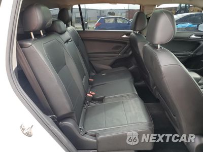 Zdjęcie 11 z 16 samochodu: 2018 VOLKSWAGEN TIGUAN SE VIN:3VV3B7AX3JM052654 - miniatura