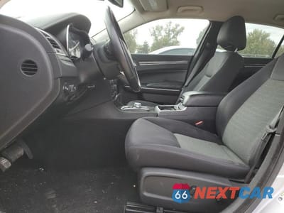 Zdjęcie 7 z 12 samochodu: 2021 CHRYSLER 300 TOURING VIN:2C3CCAAG8MH516232 - miniatura