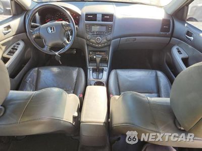 Zdjęcie 8 z 11 samochodu: 2003 HONDA ACCORD EX VIN:1HGCM66513A012374 - miniatura