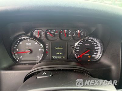 Zdjęcie 8 z 15 samochodu: 2017 CHEVROLET TAHOE POLICE VIN:1GNLCDEC8HR190627 - miniatura