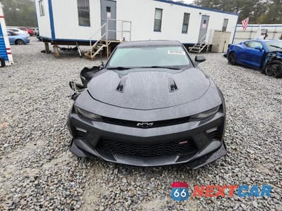 Piąte zdjęcie samochodu w środku: 2018 CHEVROLET CAMARO SS VIN:1G1FH1R75J0156523 - miniatura