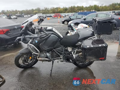 Trzecie zdjęcie samochodu z tyłu: 2022 BMW R 1250 GS ADVENTURE VIN:WB10M1309N6G04446 - miniatura