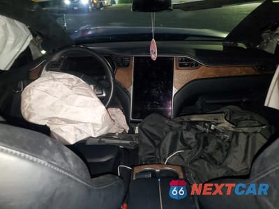Zdjęcie 8 z 13 samochodu: 2020 TESLA MODEL X VIN:5YJXCDE22LF283383 - miniatura