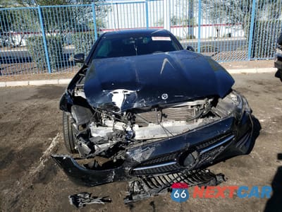 Piąte zdjęcie samochodu w środku: 2022 MERCEDES-BENZ E 350 VIN:W1KZF8DB2NB095839 - miniatura