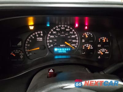 Zdjęcie 9 z 12 samochodu: 2001 CHEVROLET SILVERADO K2500 HEAVY DUTY VIN:1GCHK29G51E173641 - miniatura