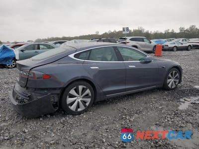 Trzecie zdjęcie samochodu z tyłu: 2021 TESLA MODEL S VIN:5YJSA1E24MF424827 - miniatura