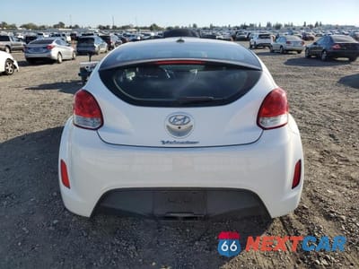 Zdjęcie 6 z 11 samochodu: 2017 HYUNDAI VELOSTER VIN:KMHTC6AD7HU311496 - miniatura