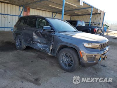 Czwarte zdjęcie samochodu z boku: 2024 JEEP GRAND CHEROKEE TRAILHAWK 4XE VIN:1C4RJYC69R8509814 - miniatura