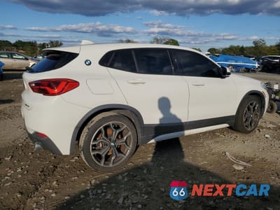 Trzecie zdjęcie samochodu z tyłu: 2018 BMW X2 XDRIVE28I VIN:WBXYJ5C36JEF75037 - miniatura