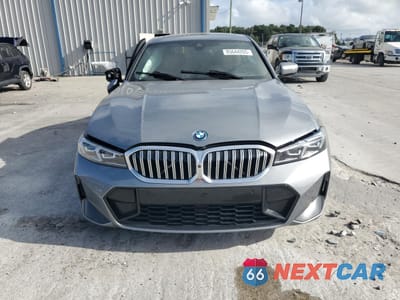 Piąte zdjęcie samochodu w środku: 2023 BMW 330E VIN:3MW39FF03P8D21430 - miniatura