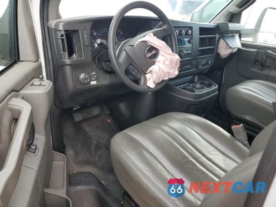 Zdjęcie 8 z 15 samochodu: 2022 GMC SAVANA CUTAWAY G3500 VIN:7GZ37TC71NN007295 - miniatura