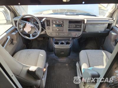 Zdjęcie 8 z 14 samochodu: 2018 GMC SAVANA 3500 DELIVERY VAN VIN:1GTZ7HFGXJ1188964 - miniatura