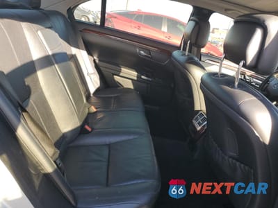 Zdjęcie 10 z 14 samochodu: 2007 MERCEDES-BENZ S 550 VIN:WDDNG71X67A102175 - miniatura