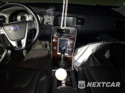 Zdjęcie 8 z 12 samochodu: 2013 VOLVO S60 T5 VIN:YV1612FS2D2189394 - miniatura