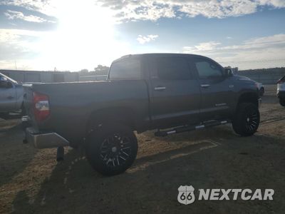 Trzecie zdjęcie samochodu z tyłu: 2017 TOYOTA TUNDRA CREWMAX LIMITED VIN:5TFHW5F13HX620276 - miniatura