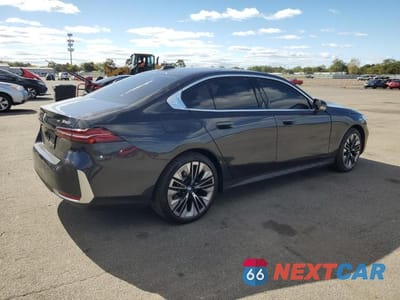 Trzecie zdjęcie samochodu z tyłu: 2025 BMW 530 XI VIN:WBA53FJ05SCU20298 - miniatura