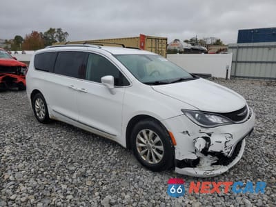 Czwarte zdjęcie samochodu z boku: 2019 CHRYSLER PACIFICA TOURING L VIN:2C4RC1BG5KR561639 - miniatura
