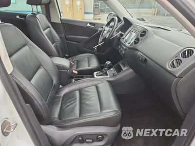 Zdjęcie 7 z 15 samochodu: 2017 VOLKSWAGEN TIGUAN SPORT VIN:WVGUV7AX0HW507251 - miniatura