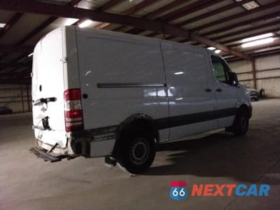 Trzecie zdjęcie samochodu z tyłu: 2015 MERCEDES-BENZ SPRINTER 2500 VIN:WD3PE7CC6FP147206 - miniatura