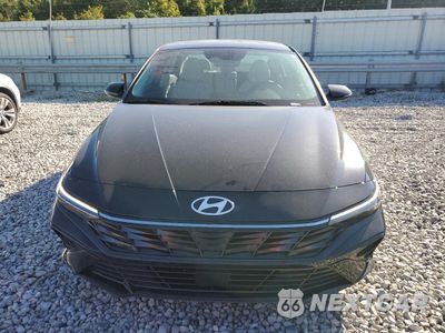 Piąte zdjęcie samochodu w środku: 2025 HYUNDAI ELANTRA LIMITED VIN:KMHLN4DJ2SU139322 - miniatura