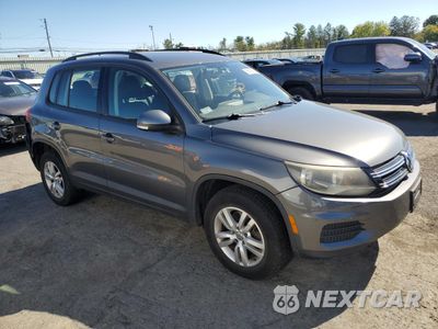 Czwarte zdjęcie samochodu z boku: 2016 VOLKSWAGEN TIGUAN S VIN:WVGBV7AXXGW607203 - miniatura