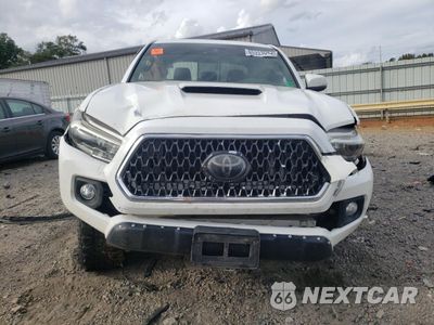Piąte zdjęcie samochodu w środku: 2018 TOYOTA TACOMA DOUBLE CAB VIN:5TFCZ5ANXJX126031 - miniatura